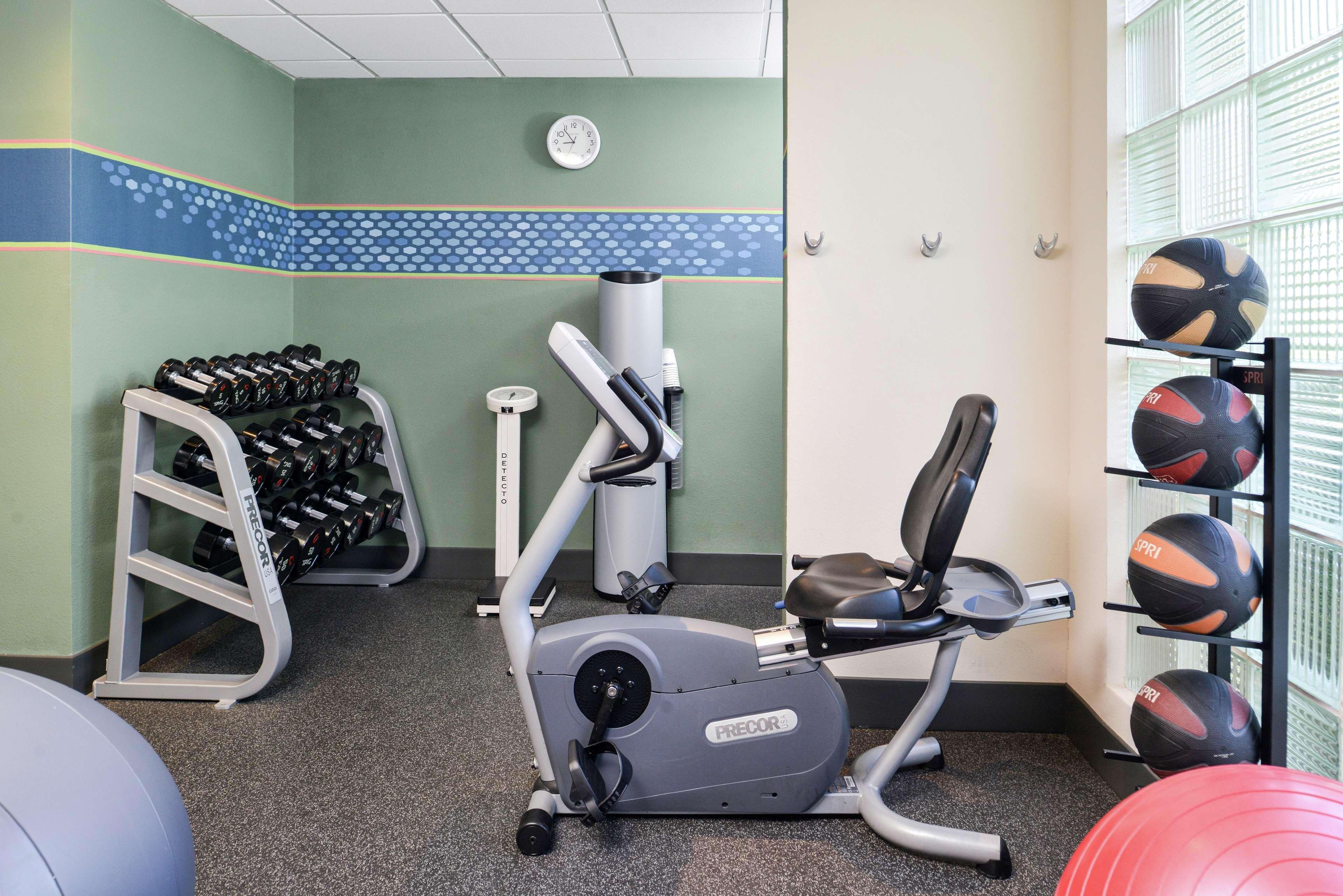 Hampton Inn Staunton Dış mekan fotoğraf