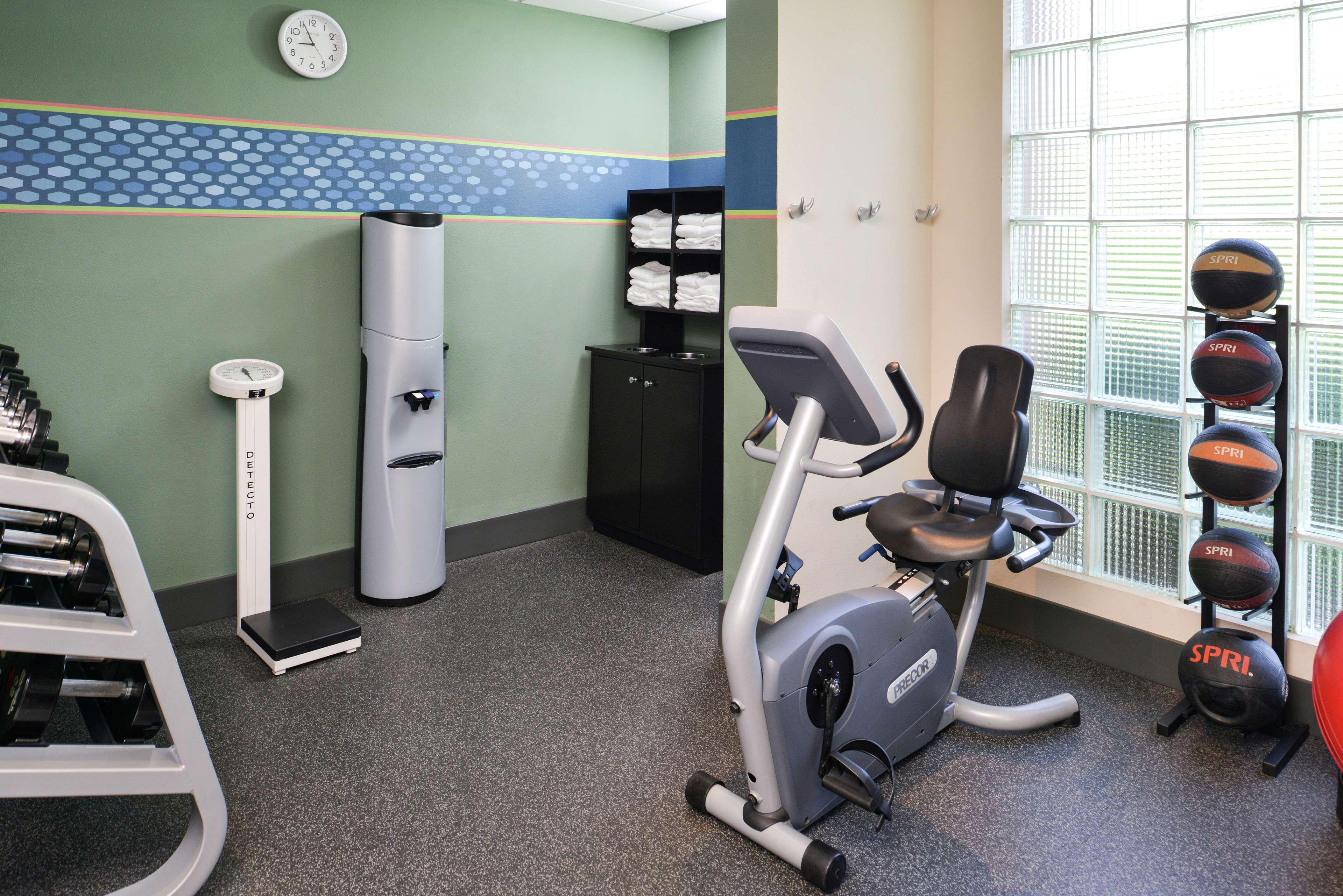 Hampton Inn Staunton Dış mekan fotoğraf