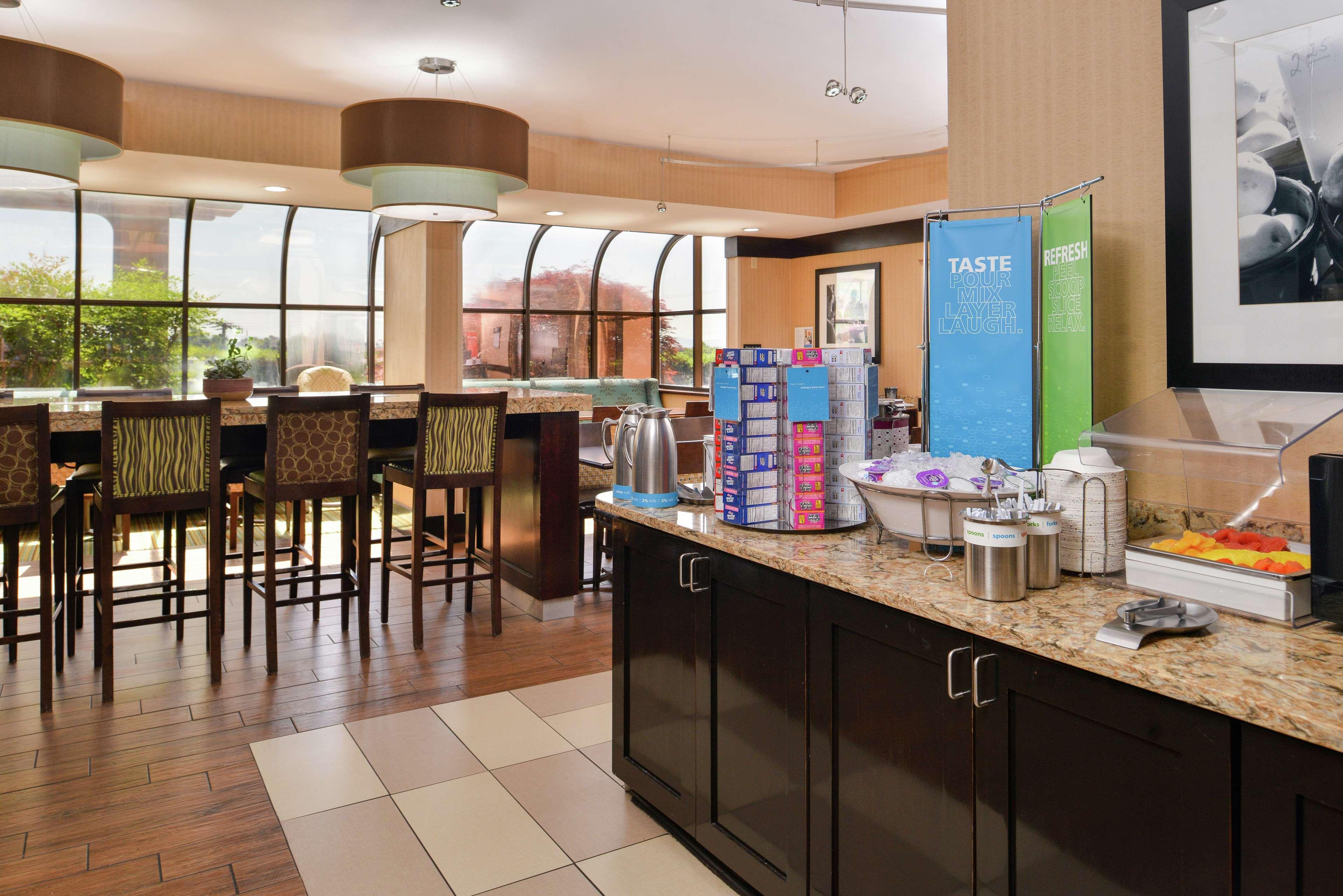 Hampton Inn Staunton Dış mekan fotoğraf