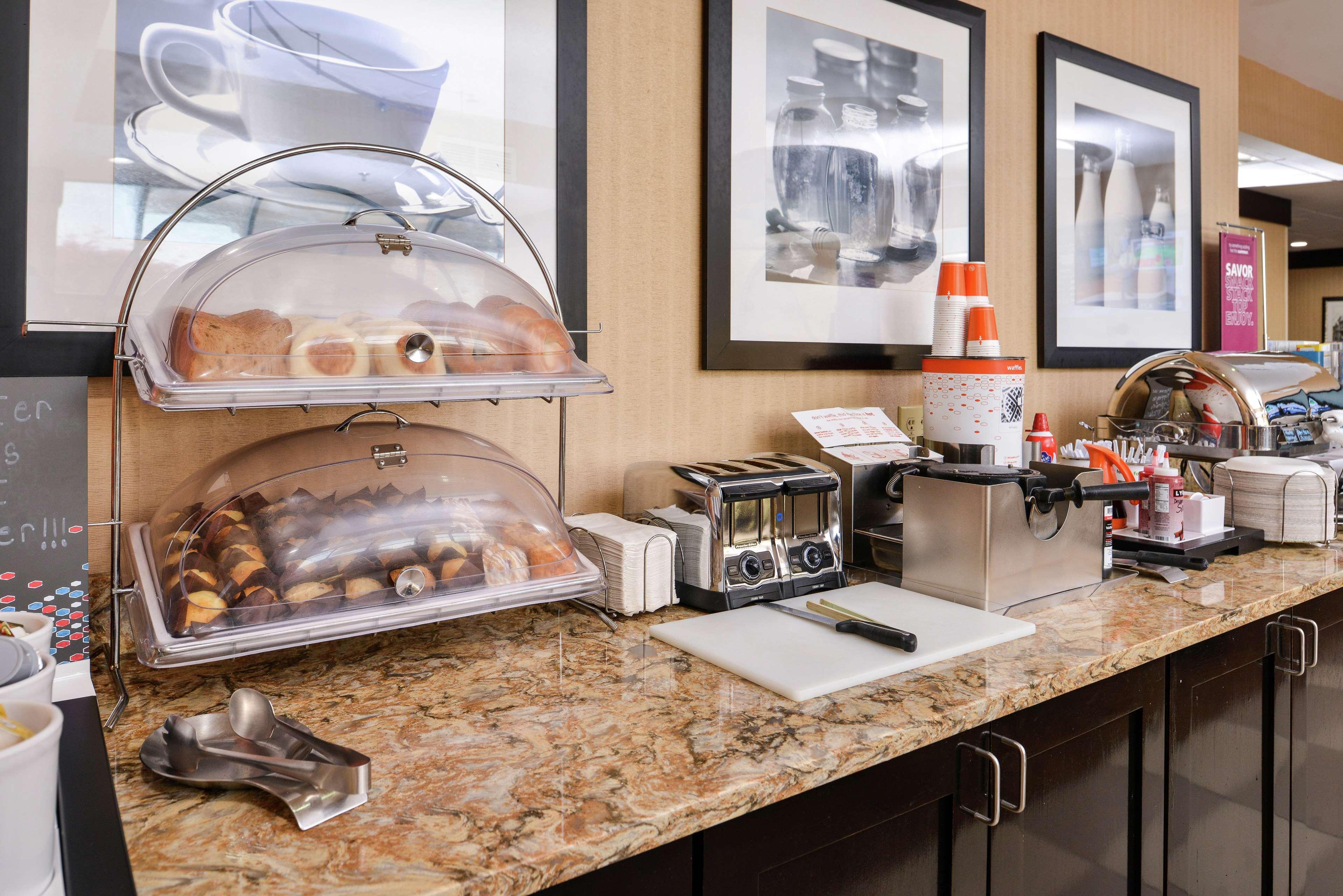 Hampton Inn Staunton Dış mekan fotoğraf