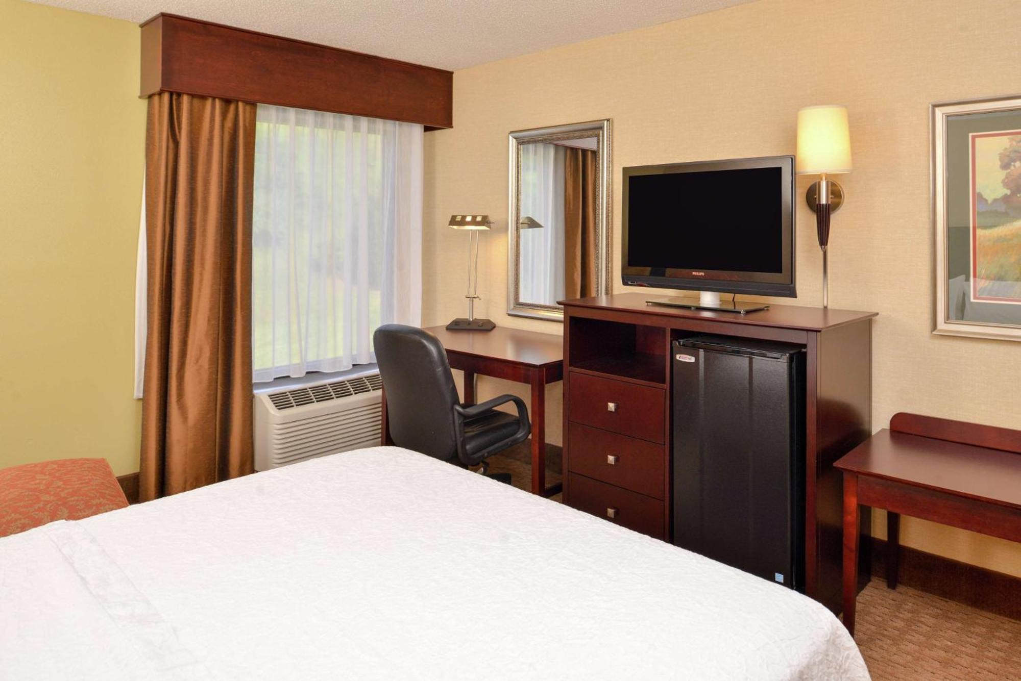Hampton Inn Staunton Dış mekan fotoğraf