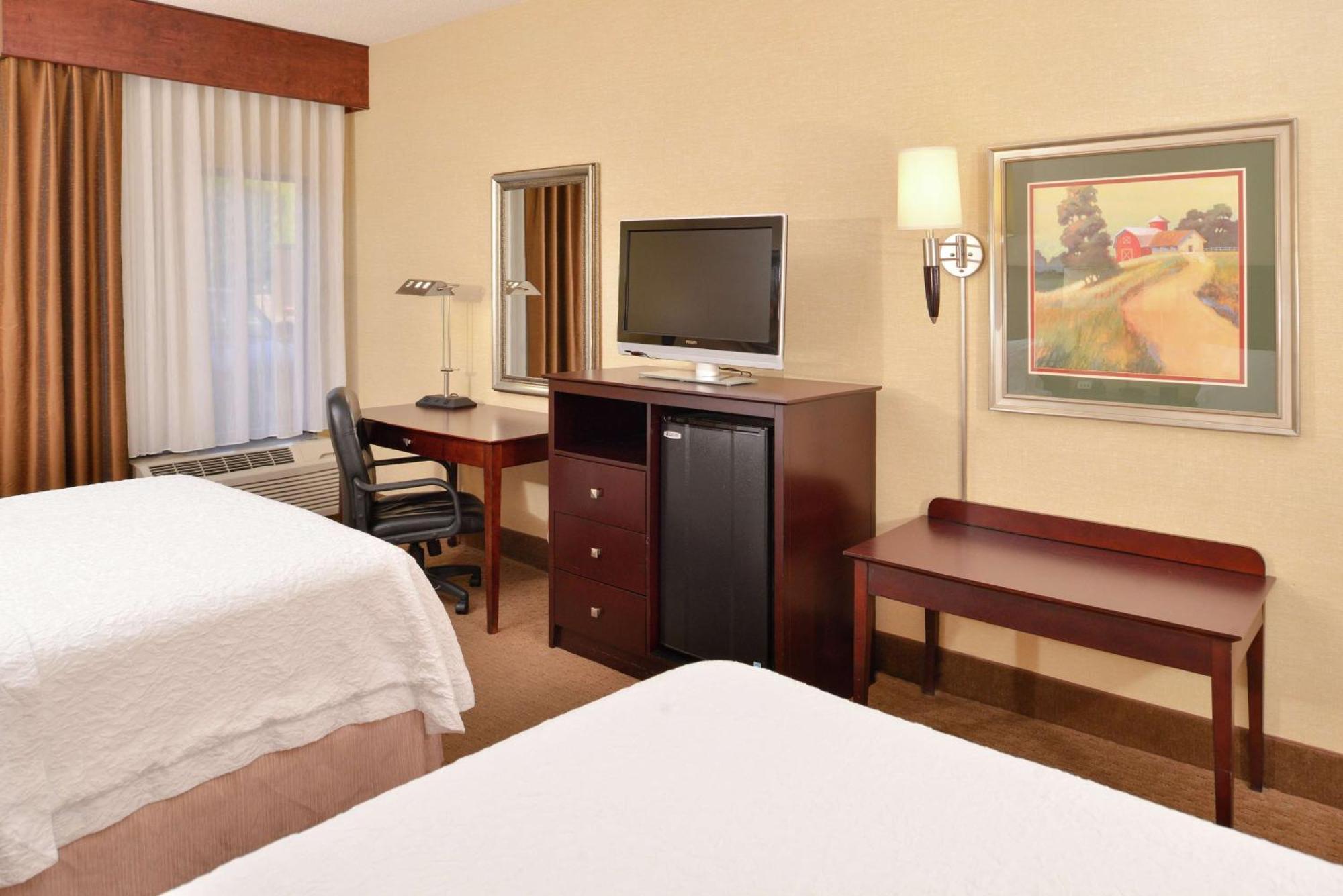 Hampton Inn Staunton Dış mekan fotoğraf