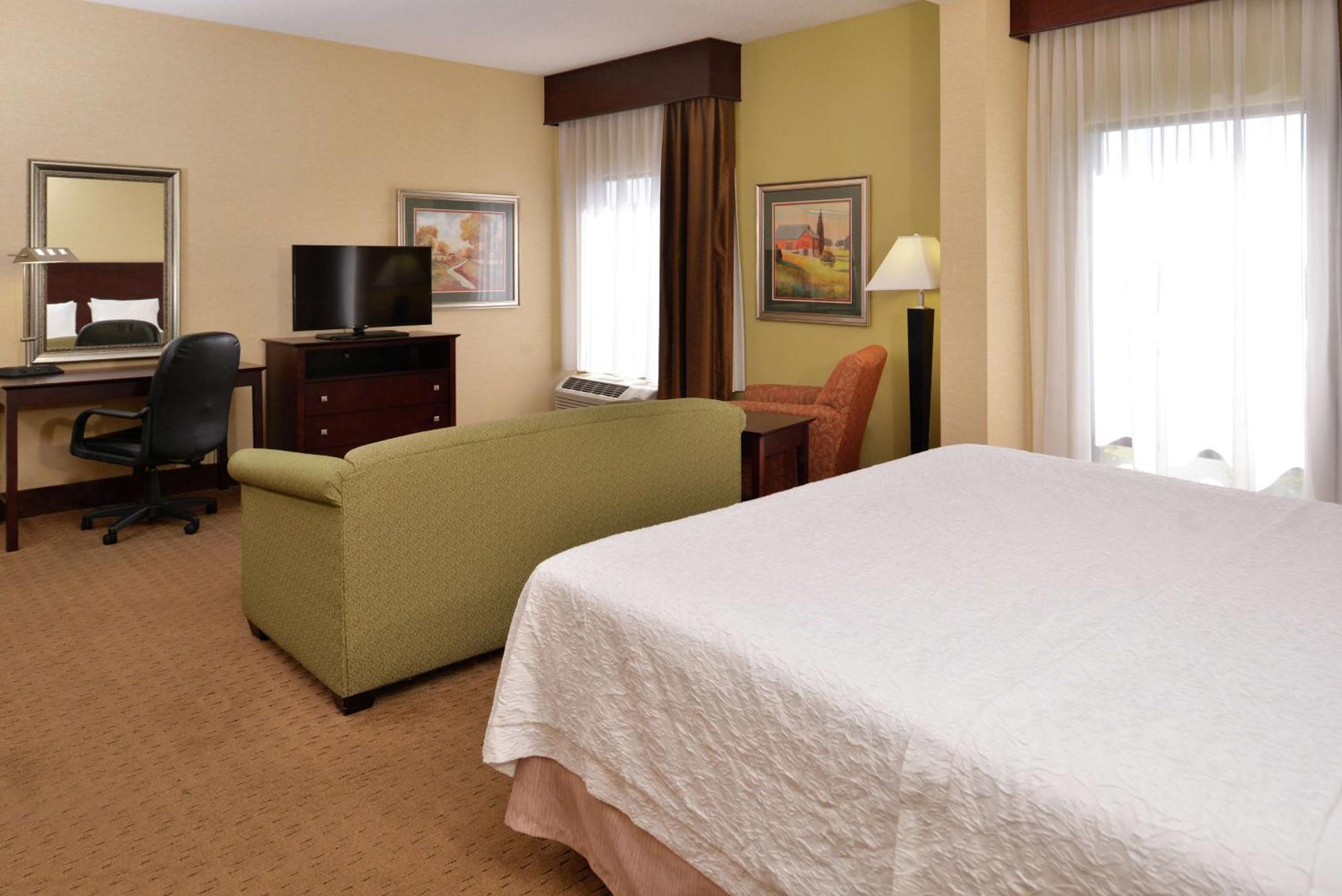 Hampton Inn Staunton Dış mekan fotoğraf