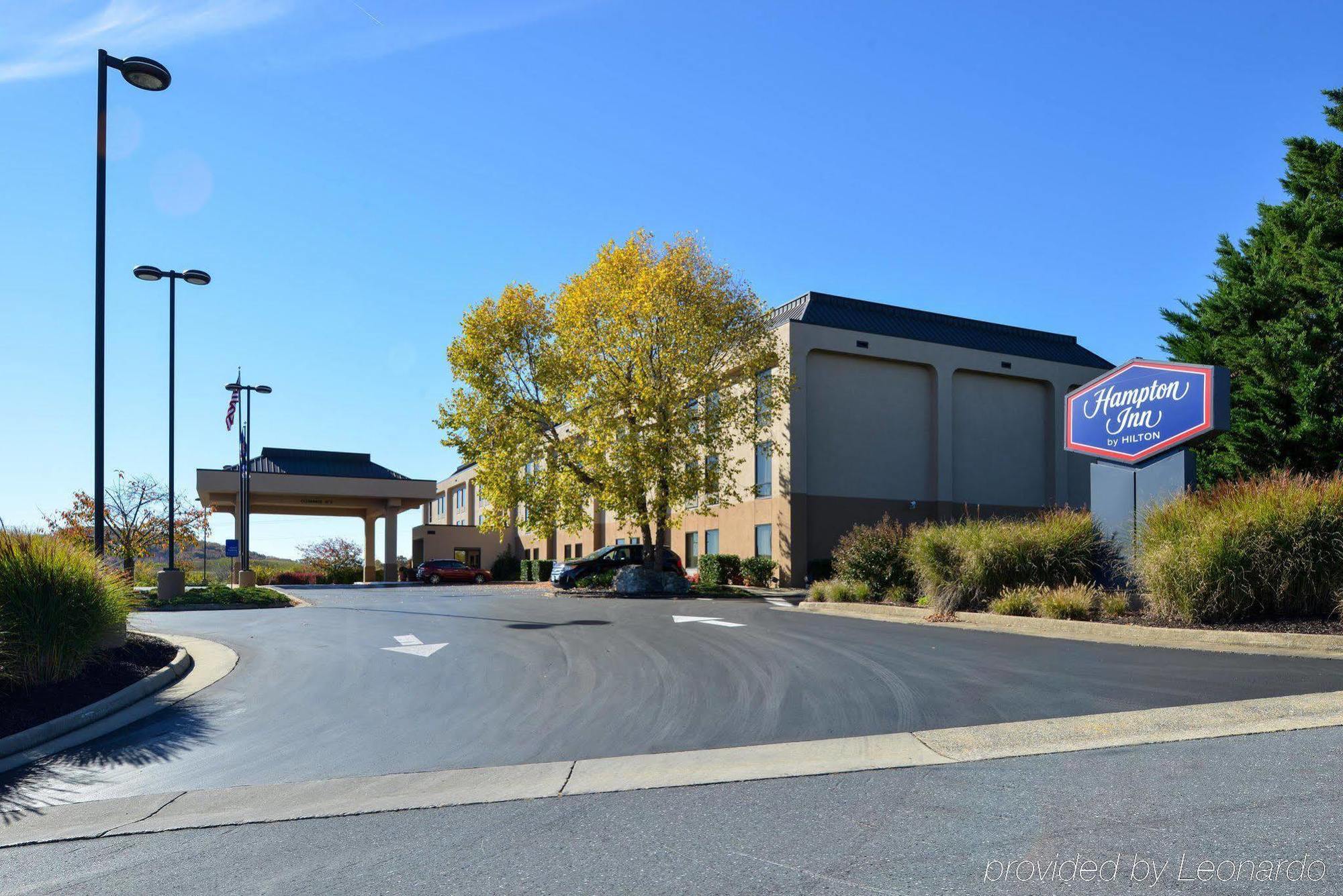 Hampton Inn Staunton Dış mekan fotoğraf