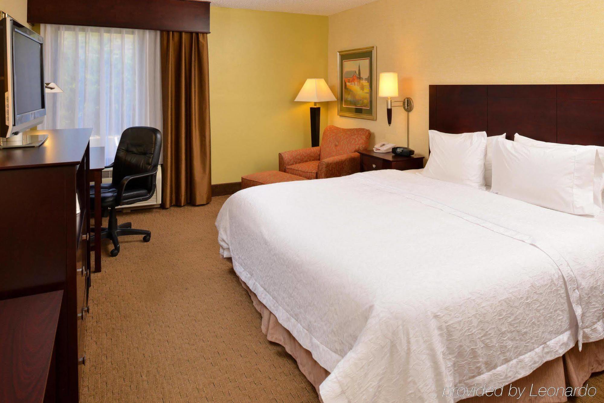 Hampton Inn Staunton Dış mekan fotoğraf