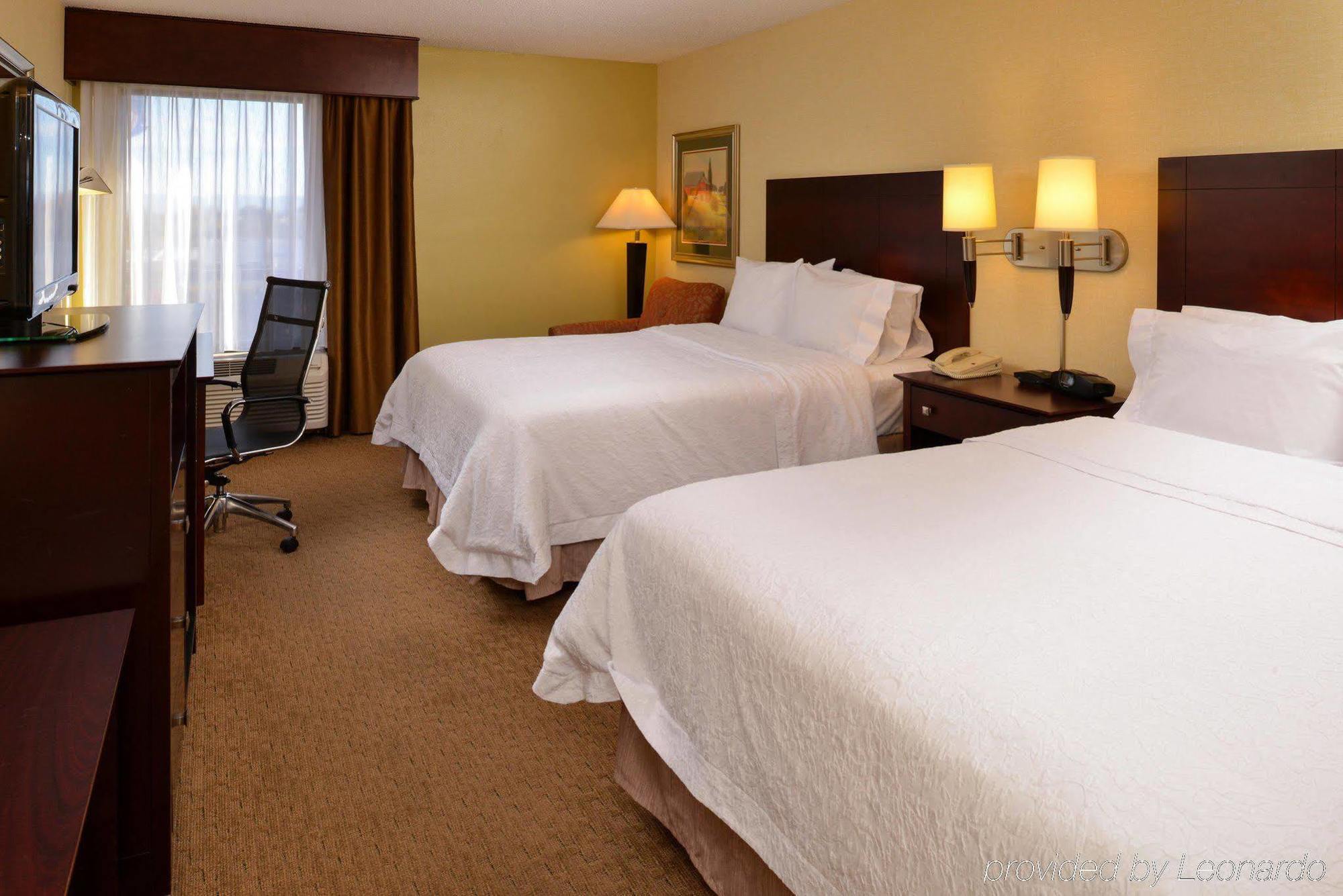Hampton Inn Staunton Dış mekan fotoğraf