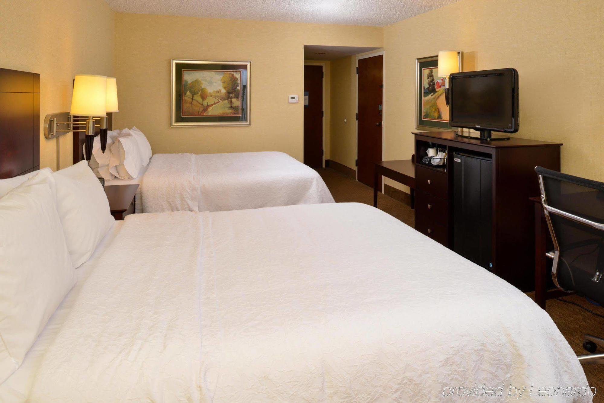 Hampton Inn Staunton Dış mekan fotoğraf