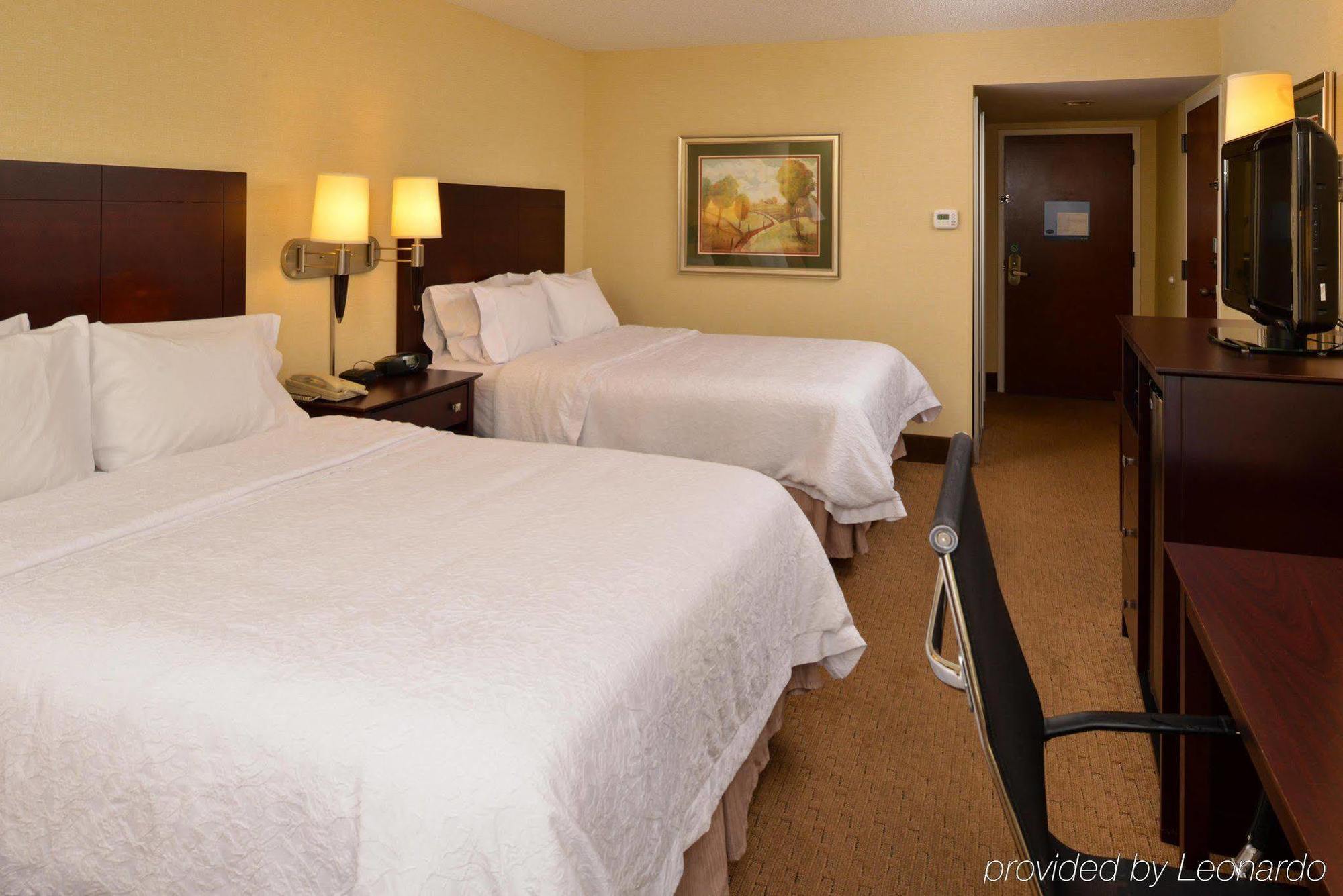Hampton Inn Staunton Dış mekan fotoğraf