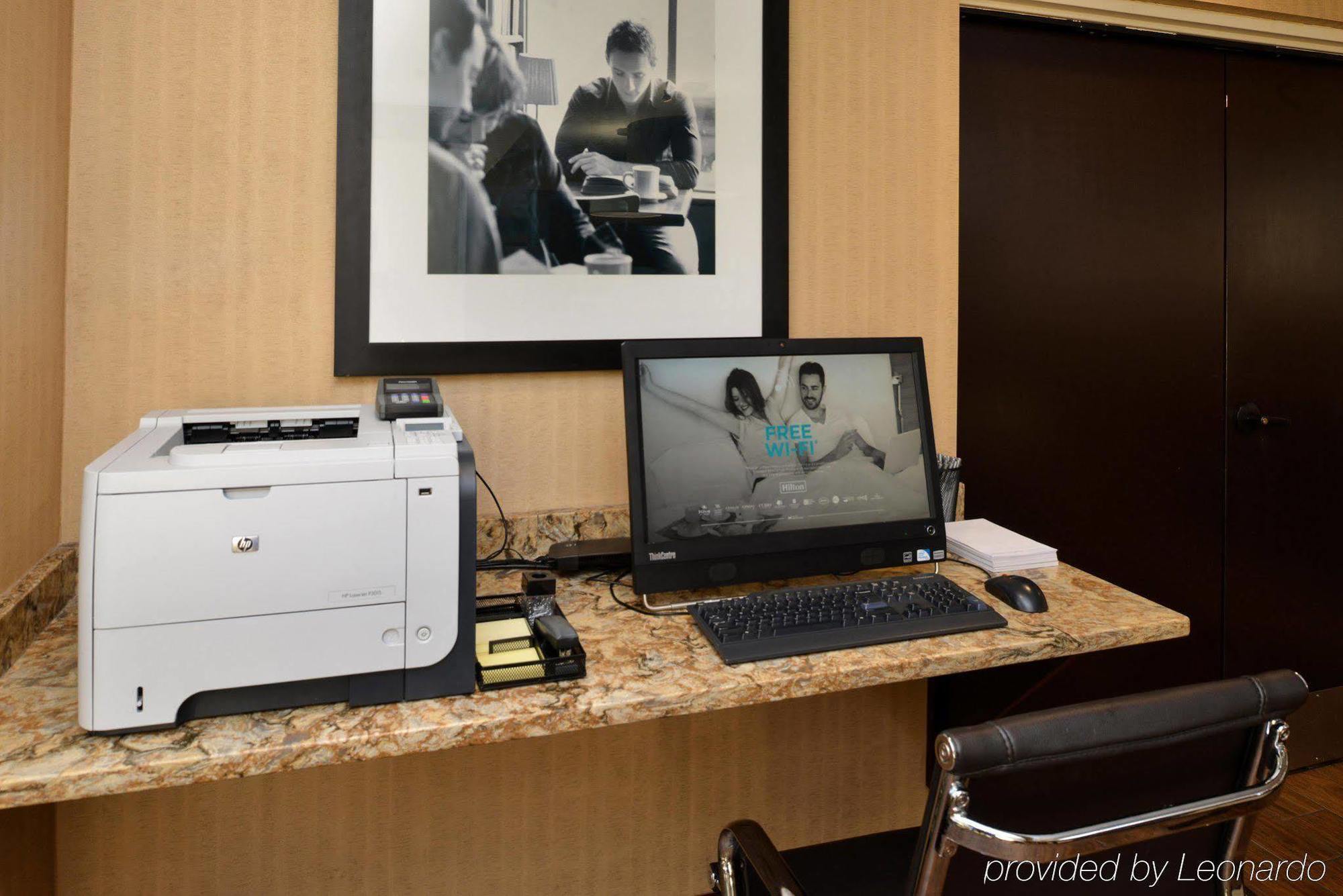 Hampton Inn Staunton Dış mekan fotoğraf